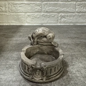 زیرسیگاری مرد خسته طرح سنگ لومن شاخص