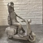 مجسمه دختر موتوری طرح سنگی لومن 11
