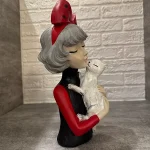 مجسمه رومیزی دختر گربه بغل لومن 13