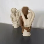 مجسمه سنگی آغوش لومن شاخص