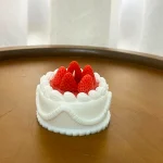 شمع دکوراتیو مدل کیک تولد توت فرنگی لومن 12