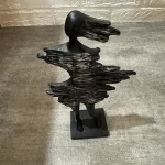 مجسمه دکوری دختر ابر و بادی رنگ مشکی کهنه کاری گالری هنر لومن 13